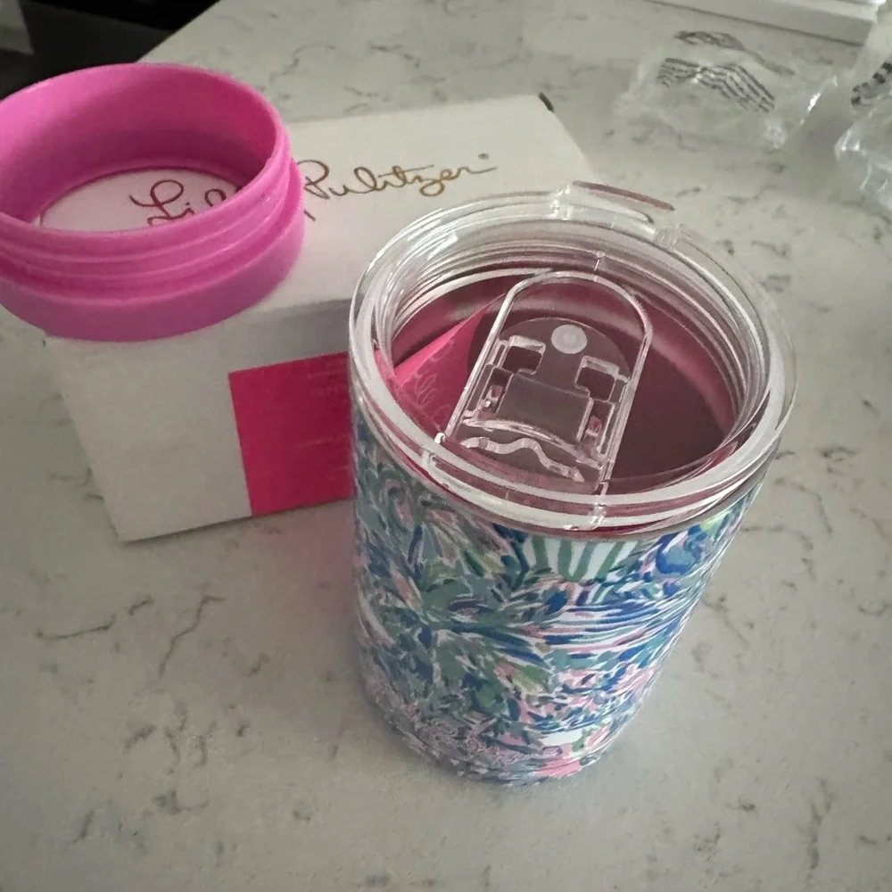 Authentic Lilly Pulitzer Tropical Print Tumbler with Pink Lid - Picture 4 of 6